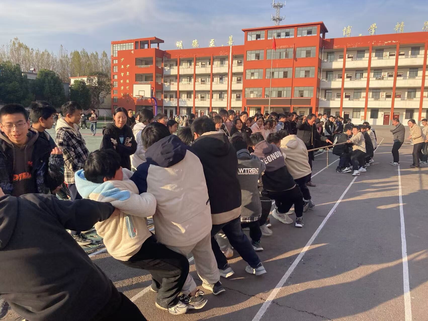 队员们在比赛中展现出团结的力量