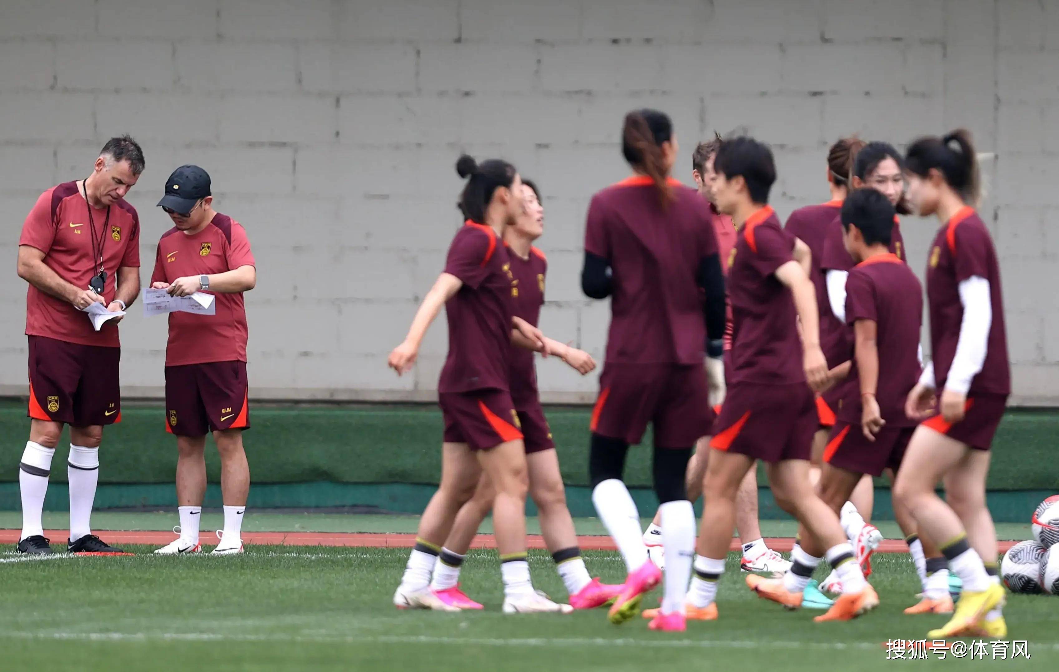 足球盛事：亚洲国家队大胜对手的简单介绍