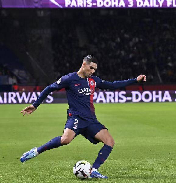 关于格拉纳达主场大胜，取得连胜的信息